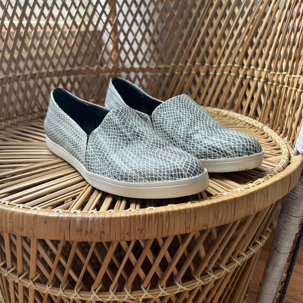 Dr. Scholl’s slip on sneaker
